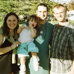 Testimonial from Benjamin & Iris: Woman relaxing comfortably with a So Easy drink, reflecting their 38lb total loss, no hunger, and gentle cleansing experience